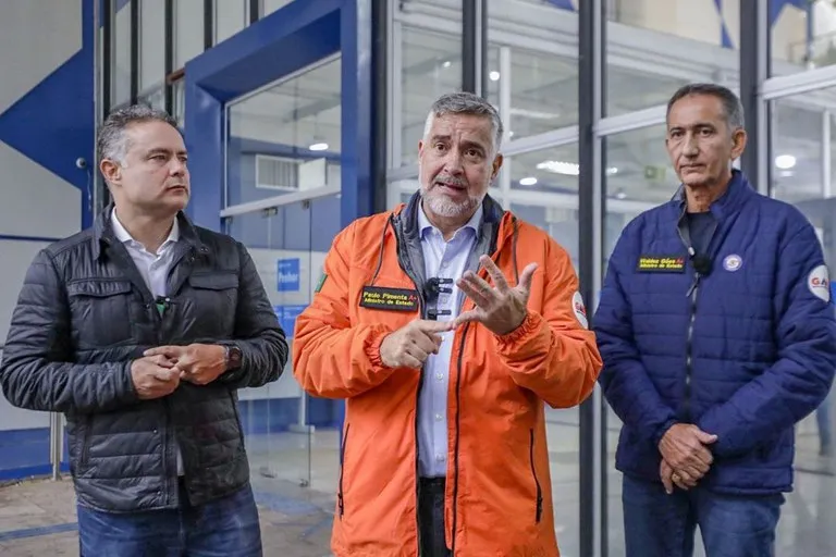 Governo Federal Estuda Pagar Famílias para Abrigar Vítimas das Chuvas no RS
